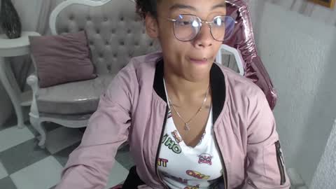 violeth_b online show from 12-19-24, 12:45