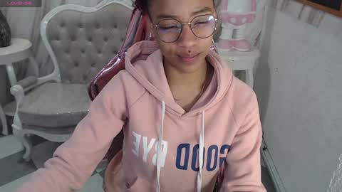 violeth_b online show from 01-03-25, 12:41