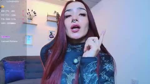 violeth_rosse_ online show from 12-17-25, 08:37