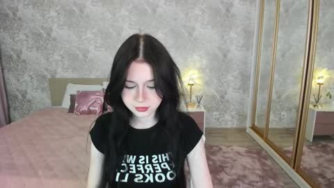 violetharmee online show from 04-29-26, 11:36