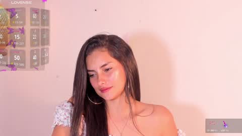 Snapshot of violethilton chatting on 01-13-25, 10:03 violeth online show from 01-13-25, 10:03