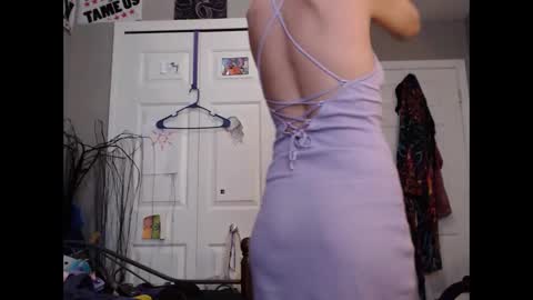 Snapshot of violethooper chatting on 02-19-25, 06:21 Violet Hooper online show from 02-19-25, 06:21