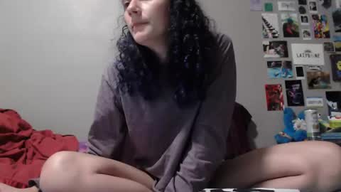 Snapshot of violethooper chatting on 09-24-25, 06:33 Violet Hooper online show from 09-24-25, 06:33