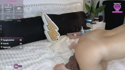 Snapshot of violetik888 chatting on 12-13-25, 10:48 VioletBaby online show from 12-13-25, 10:48