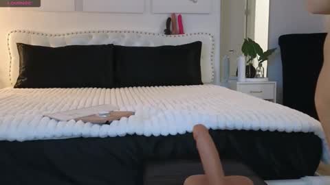 Snapshot of violetik888 chatting on 01-13-26, 05:13 VioletBaby online show from 01-13-26, 05:13