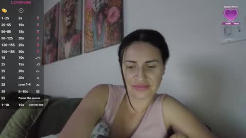 Snapshot of violetik888 chatting on 01-19-26, 01:04 VioletBaby online show from 01-19-26, 01:04