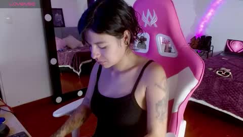 Snapshot of violetqs chatting on 09-21-25, 07:26 online show from 09-21-25, 07:26