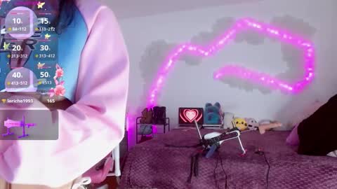 Snapshot of violetqs chatting on 09-27-25, 07:35 online show from 09-27-25, 07:35