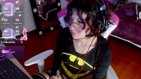 Snapshot of violetqs chatting on 10-01-25, 08:15 online show from 10-01-25, 08:15