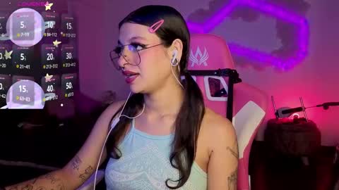 Snapshot of violetqs chatting on 02-06-26, 08:01 online show from 02-06-26, 08:01