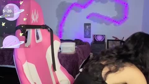 Snapshot of violetqs chatting on 02-21-26, 07:26 online show from 02-21-26, 07:26