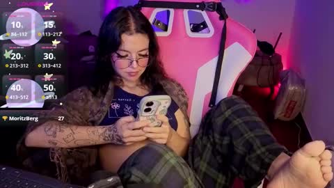 Snapshot of violetqs chatting on 02-23-26, 08:39 online show from 02-23-26, 08:39