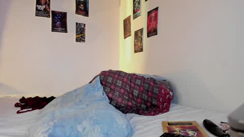 Snapshot of violetsalvatore chatting on 12-14-24, 10:02 Violet salvatore online show from 12-14-24, 10:02