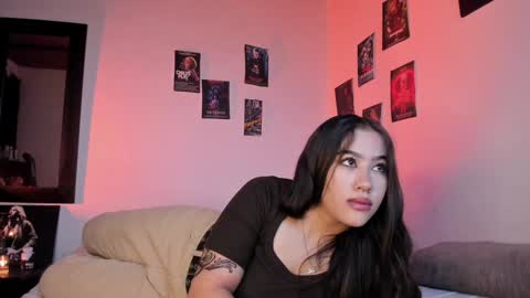 Snapshot of violetsalvatore chatting on 12-17-24, 03:17 Violet salvatore online show from 12-17-24, 03:17