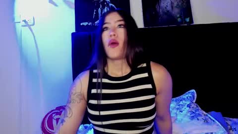 Snapshot of violetsalvatore chatting on 09-21-25, 06:26 Violet salvatore online show from 09-21-25, 06:26