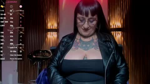 violett_8 online show from 06-06-26, 10:36