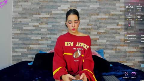 Snapshot of violett__golden chatting on 10-07-25, 02:09 ViolettGolden online show from 10-07-25, 02:09