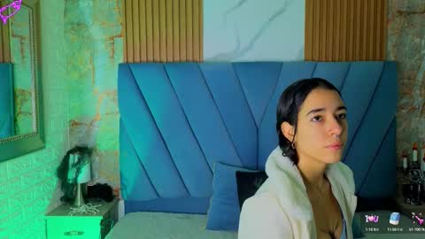 Snapshot of violett__golden chatting on 10-09-25, 11:08 ViolettGolden online show from 10-09-25, 11:08