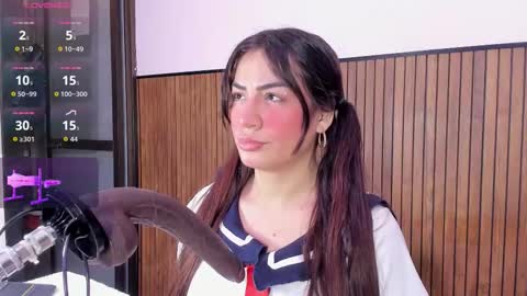 Snapshot of violett_collins_ chatting on 01-19-26, 12:25 Violett online show from 01-19-26, 12:25