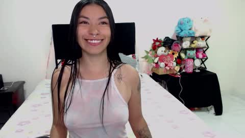 Snapshot of violett_flowers chatting on 02-02-25, 07:14 violeta  online show from 02-02-25, 07:14