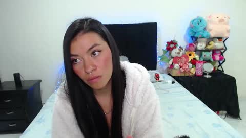 Snapshot of violett_flowers chatting on 02-03-25, 10:21 violeta  online show from 02-03-25, 10:21