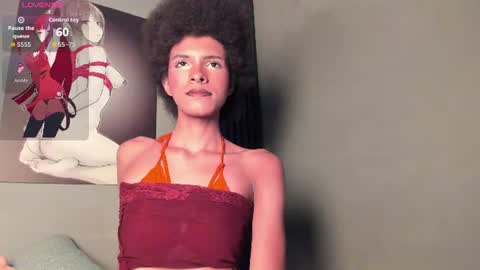V I O L E T T E  online show from 07-26-26, 04:25