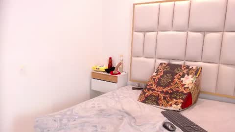 violeta online show from 07-23-26, 01:58