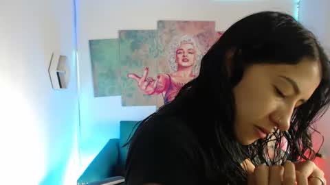 Snapshot of violetta_m_ chatting on 01-14-26, 12:44 Violeta online show from 01-14-26, 12:44