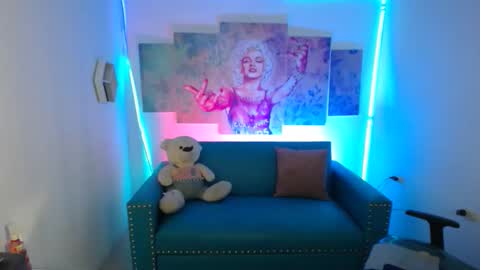 Snapshot of violetta_m_ chatting on 02-15-26, 12:14 Violeta online show from 02-15-26, 12:14