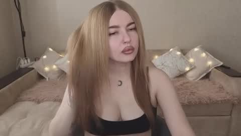 ViolettaOtis online show from 10-05-25, 09:40