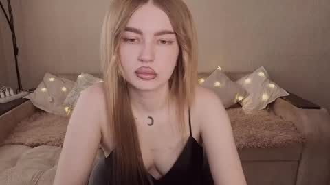 ViolettaOtis online show from 04-28-26, 02:00