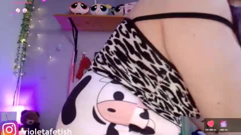 Snapshot of violettasexycam chatting on 09-25-25, 11:41 violetafetish online show from 09-25-25, 11:41
