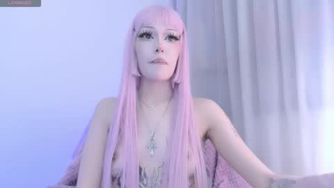 Snapshot of violettbones chatting on 03-21-26, 06:51 Violett online show from 03-21-26, 06:51