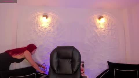 Violett Castel online show from 10-05-25, 05:44