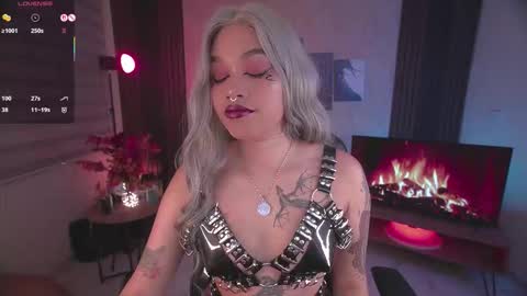 JULIE UWU online show from 11-06-25, 08:43