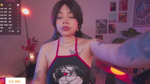 JULIE UWU online show from 04-29-26, 10:41