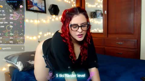 Snapshot of violettelynn_ chatting on 03-12-26, 08:53 Violetta Morningstar online show from 03-12-26, 08:53