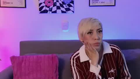 Violet online show from 06-22-26, 01:18