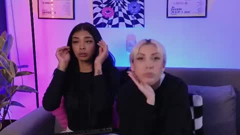Violet online show from 06-30-26, 03:18