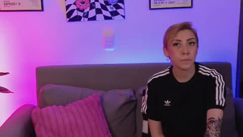 Violet online show from 08-09-26, 02:02
