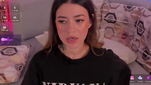 Snapshot of violetthansson chatting on 03-08-25, 01:50 Violett  online show from 03-08-25, 01:50