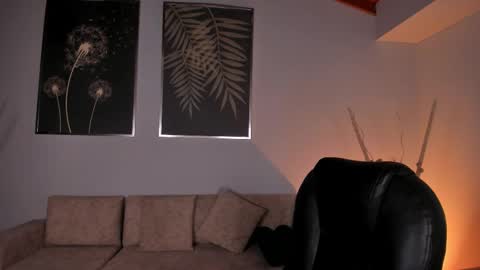 Snapshot of violetthansson chatting on 09-28-25, 11:48 Violett  online show from 09-28-25, 11:48