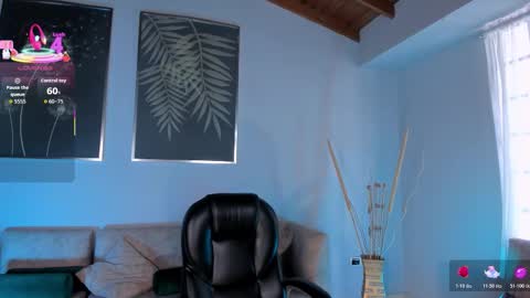 Snapshot of violetthansson chatting on 10-25-25, 06:35 Violett  online show from 10-25-25, 06:35
