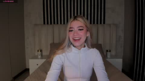 Violett  online show from 07-29-26, 10:57