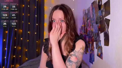 Snapshot of violettmo0n chatting on 05-20-26, 10:05 Next stream 1522026 400 GMT 3 online show from 05-20-26, 10:05