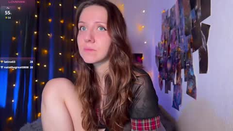 Snapshot of violettmo0n chatting on 05-23-26, 05:45 Next stream 1522026 400 GMT 3 online show from 05-23-26, 05:45