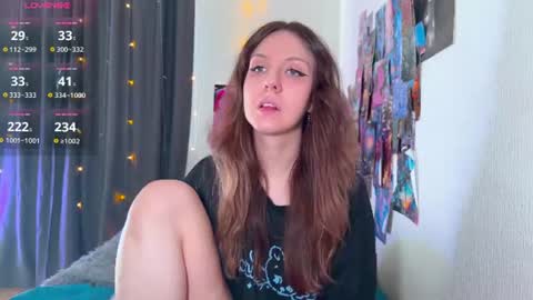 Snapshot of violettmo0n chatting on 07-07-26, 06:27 Next stream 1522026 400 GMT 3 online show from 07-07-26, 06:27