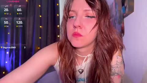 Snapshot of violettmo0n chatting on 07-15-26, 05:02 Next stream 1522026 400 GMT 3 online show from 07-15-26, 05:02