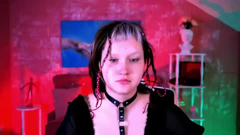 Snapshot of violettwoods chatting on 07-14-26, 06:18 Violett online show from 07-14-26, 06:18