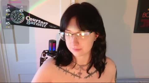 Snapshot of violetwinter666 chatting on 03-07-25, 03:07 Violet Winter  indie sleaze goth girl next door online show from 03-07-25, 03:07